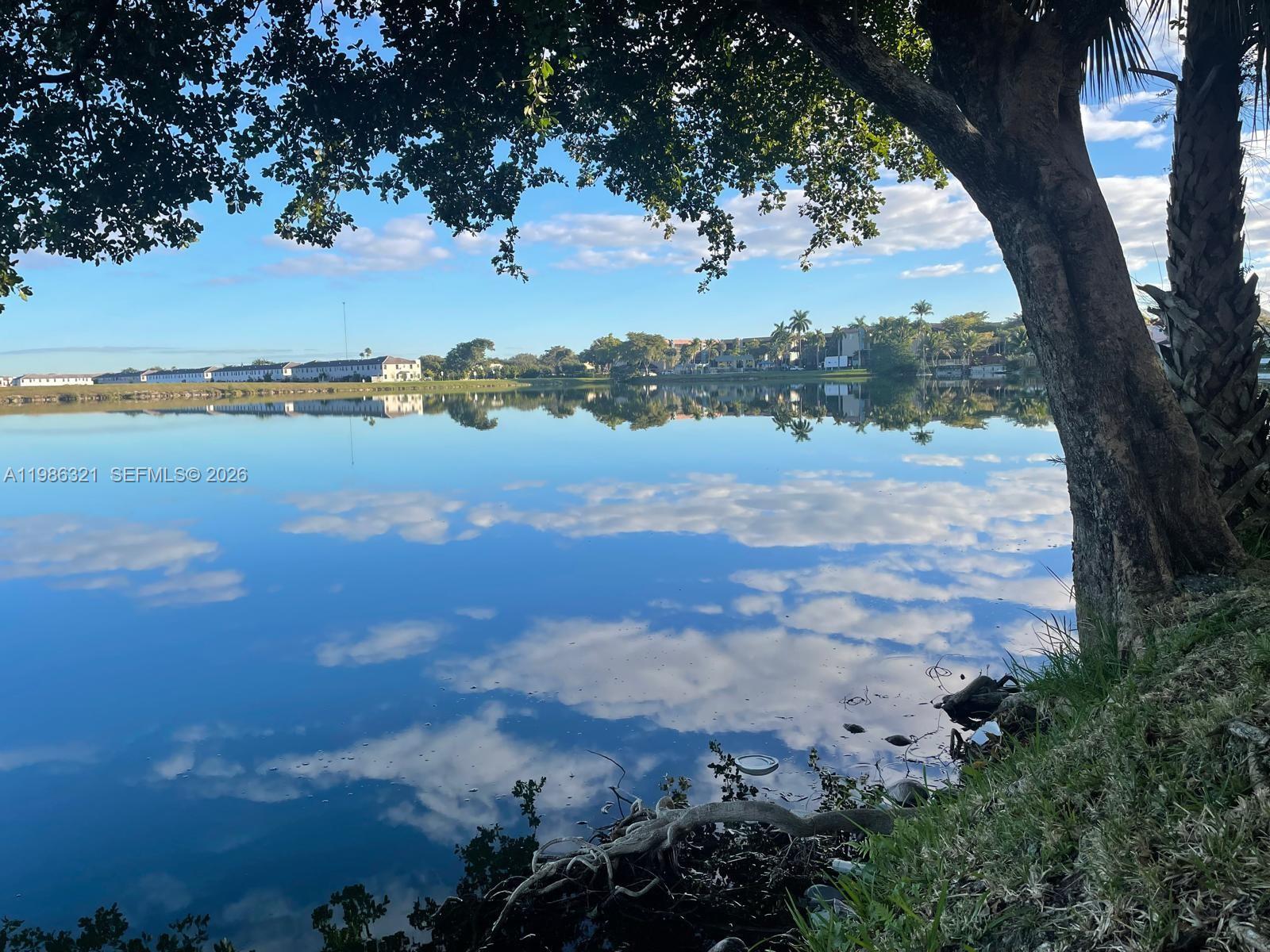 511 Ives Dairy Rd #301-6 Miami, FL 33179