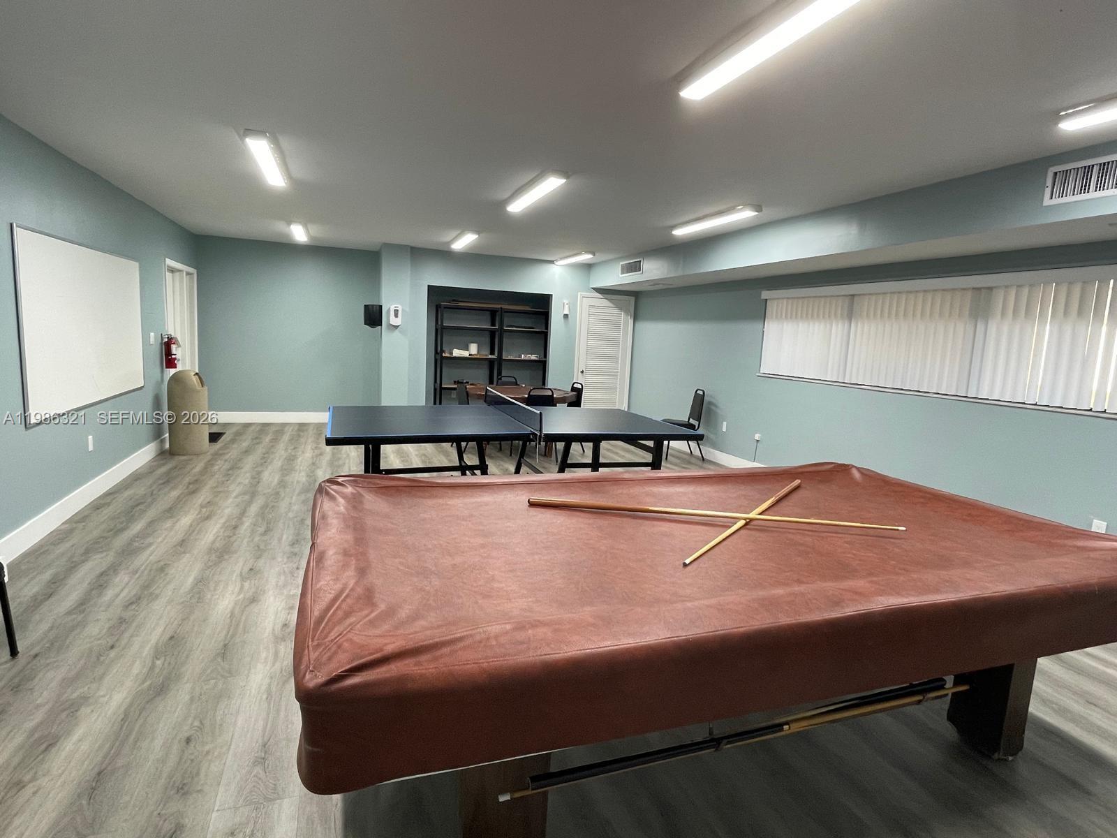 511 Ives Dairy Rd #301-6 Miami, FL 33179