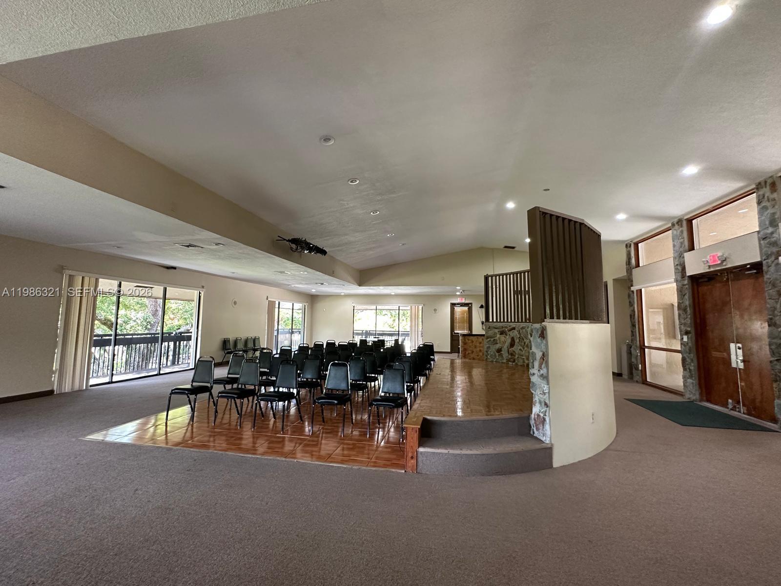 511 Ives Dairy Rd #301-6 Miami, FL 33179