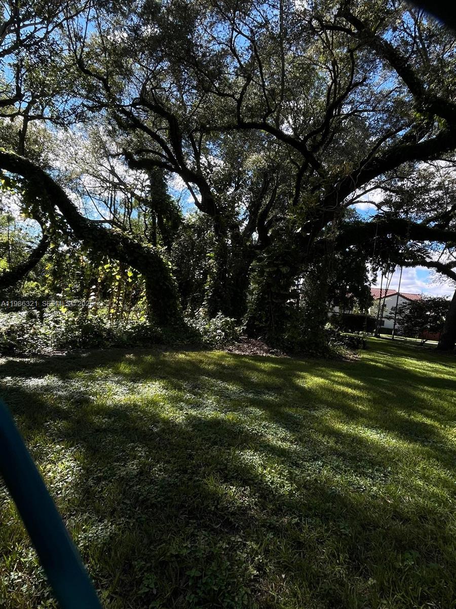 511 Ives Dairy Rd #301-6 Miami, FL 33179