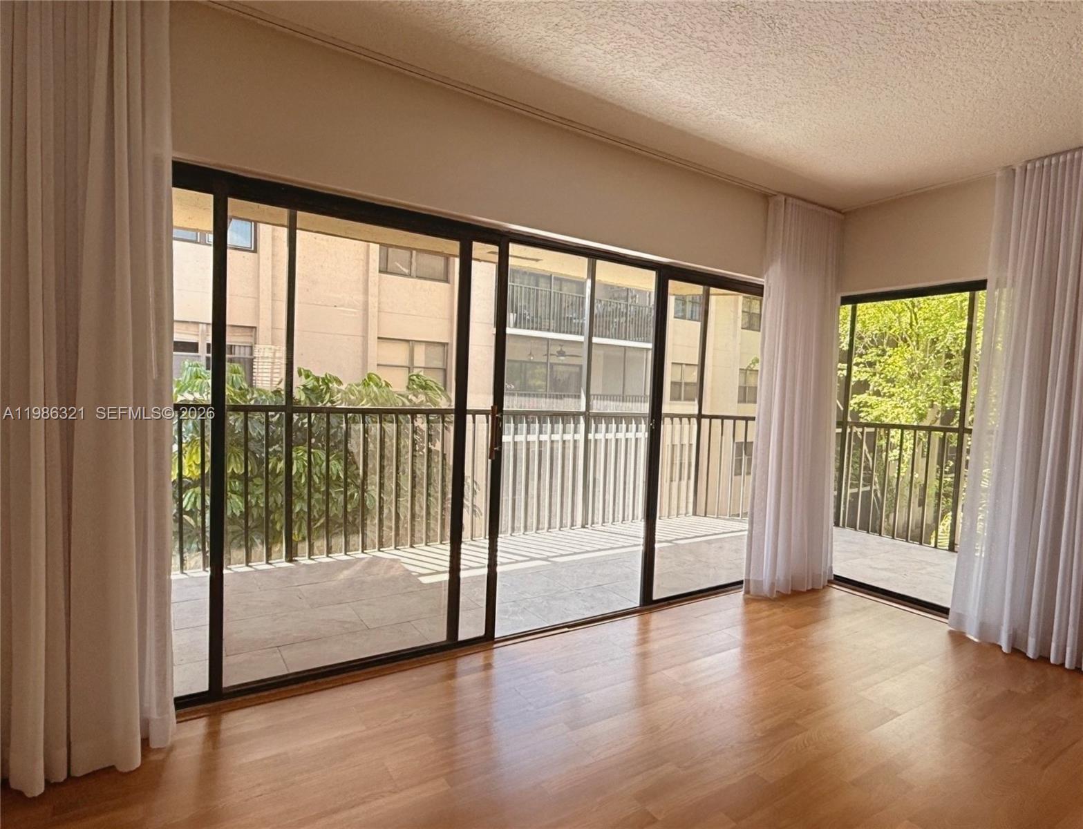 511 Ives Dairy Rd #301-6 Miami, FL 33179