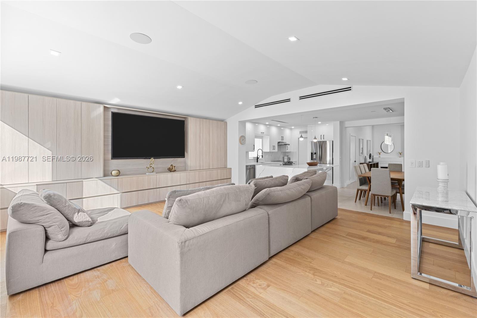 8926 Emerson Ave Surfside, FL 33154