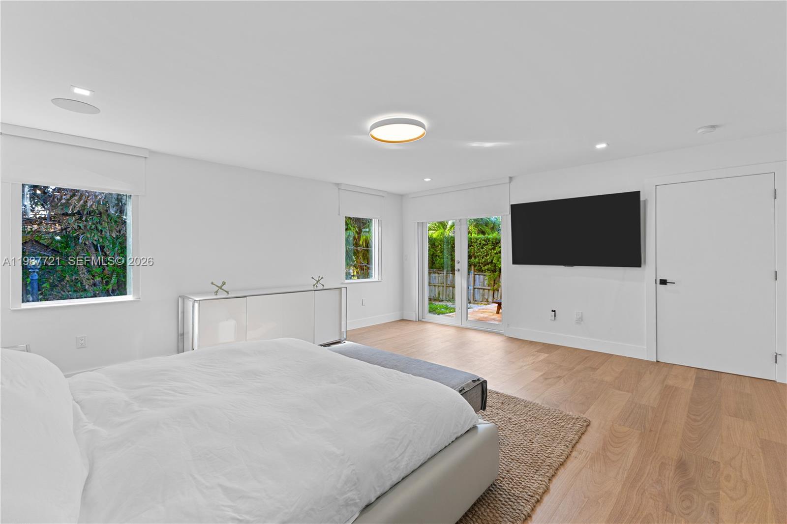 8926 Emerson Ave Surfside, FL 33154