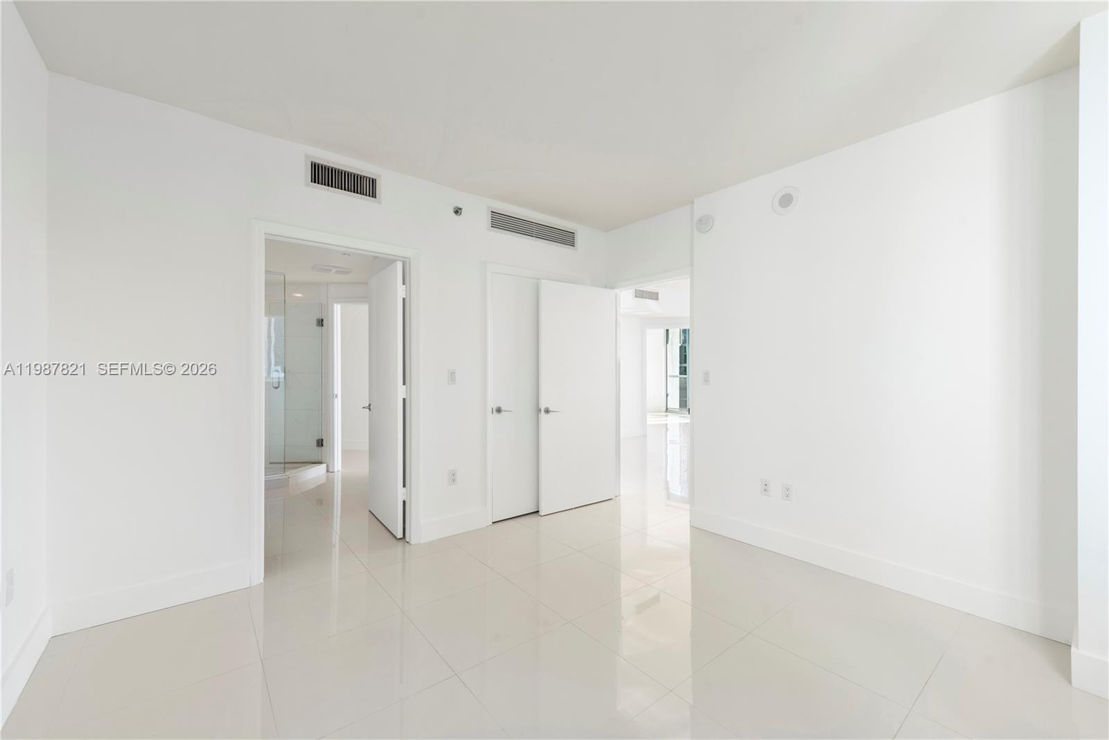 500 Brickell Ave #1402 Miami, FL 33131
