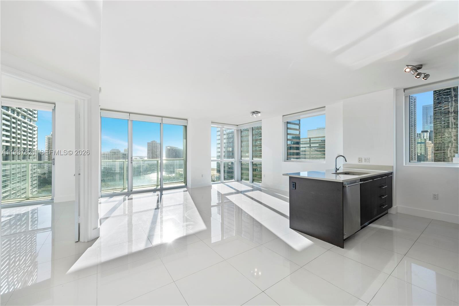 500 Brickell Ave #1402 Miami, FL 33131