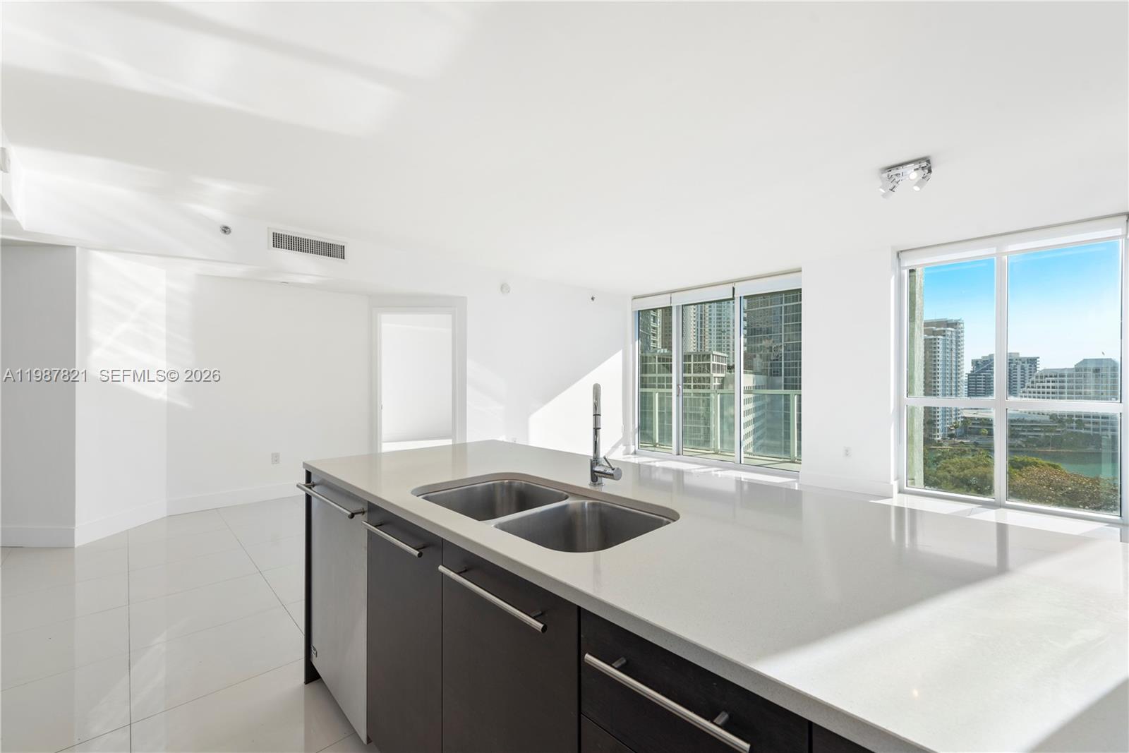500 Brickell Ave #1402 Miami, FL 33131