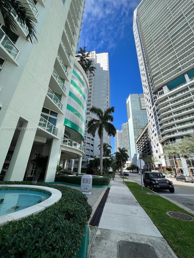 image Emerald at Brickell16