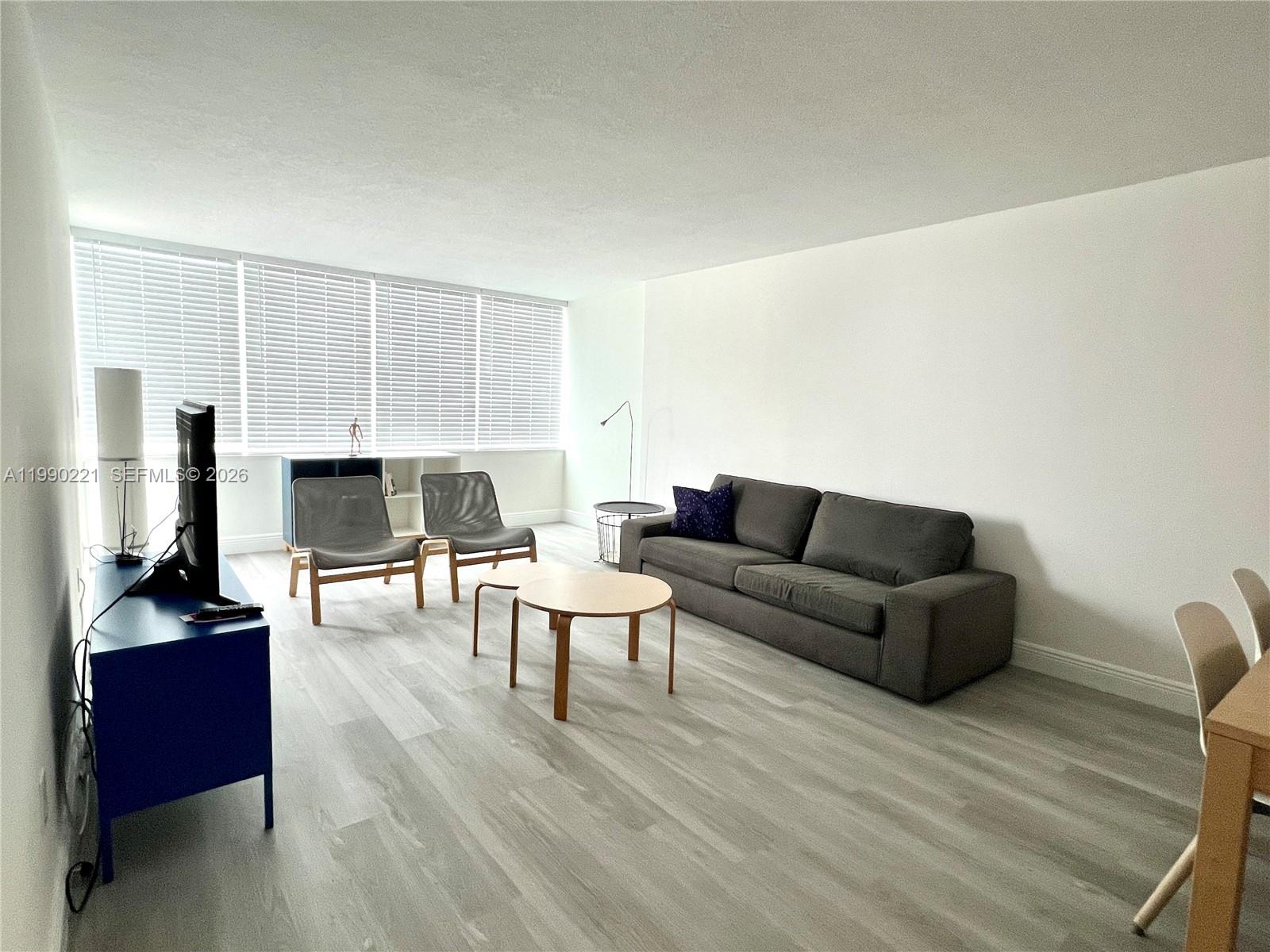 8233 Harding Ave #204 Miami Beach, FL 33141