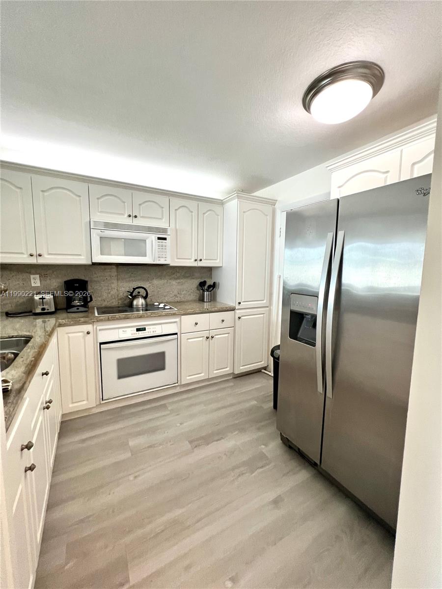 8233 Harding Ave #204 Miami Beach, FL 33141