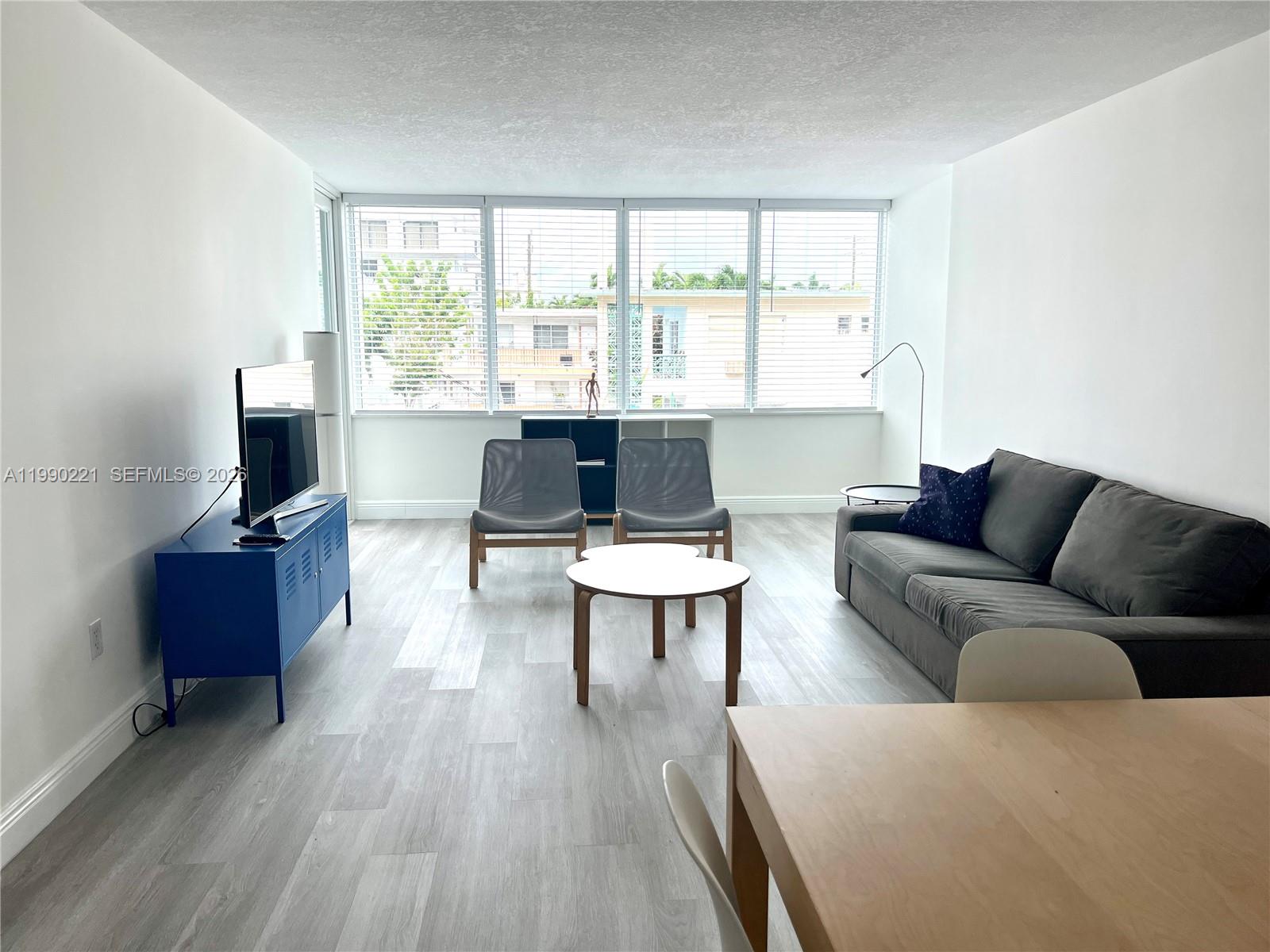 8233 Harding Ave #204 Miami Beach, FL 33141