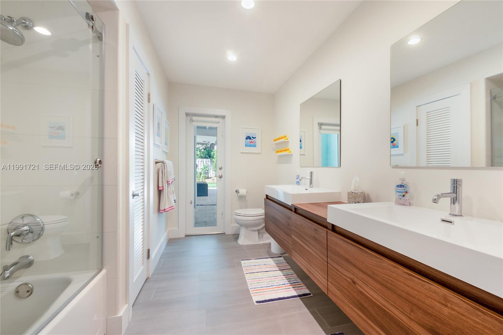 10330 SW 71st Ave Pinecrest, FL 33156