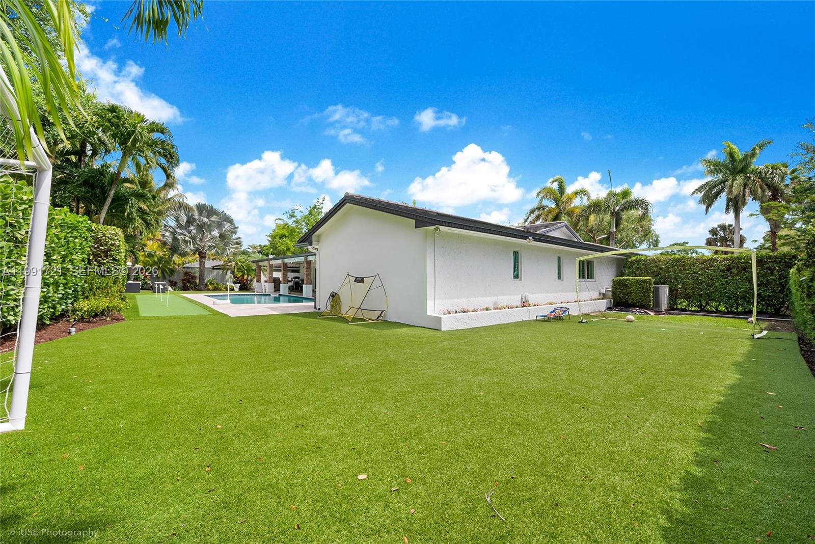 10330 SW 71st Ave Pinecrest, FL 33156