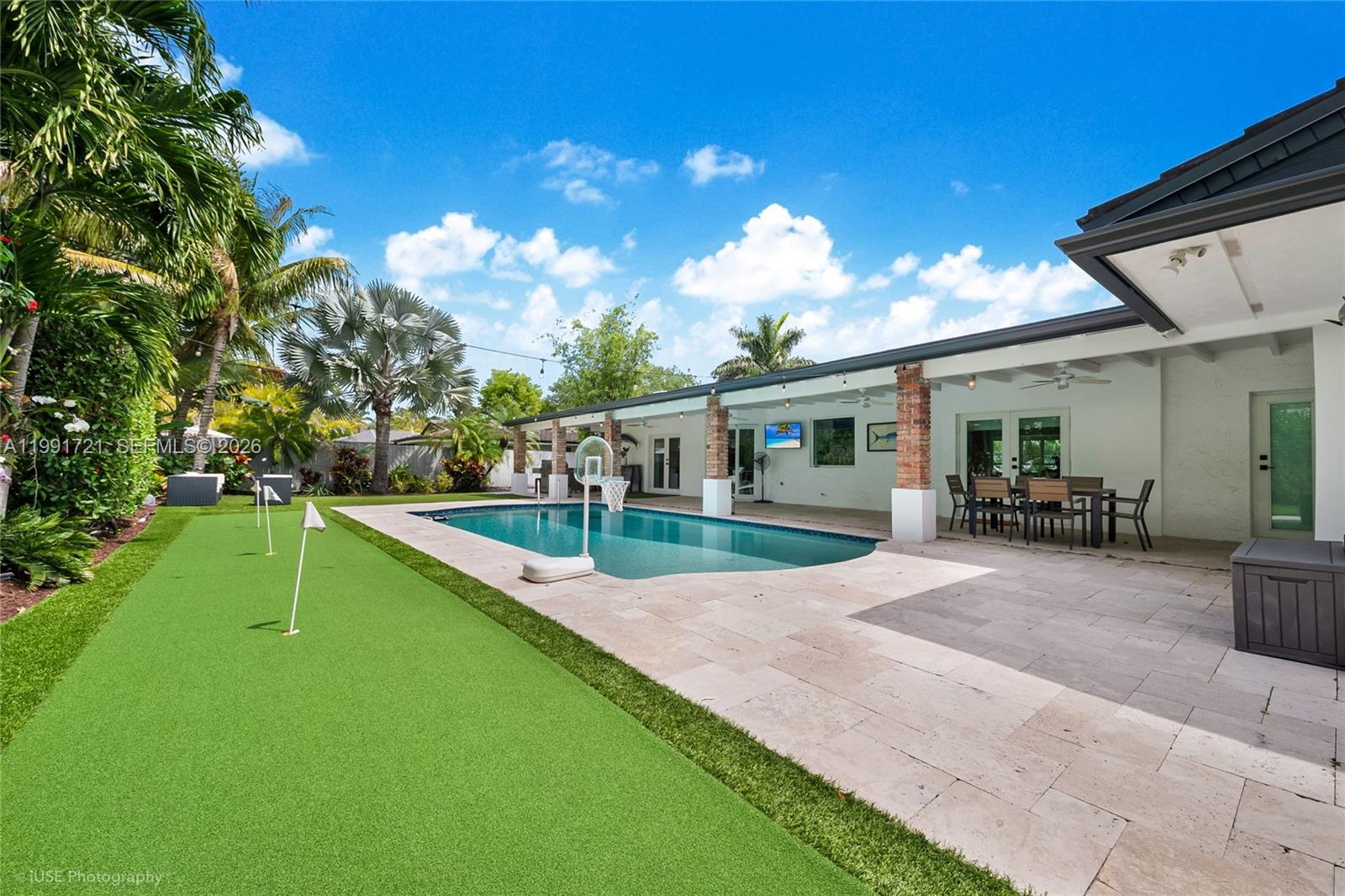 10330 SW 71st Ave Pinecrest, FL 33156