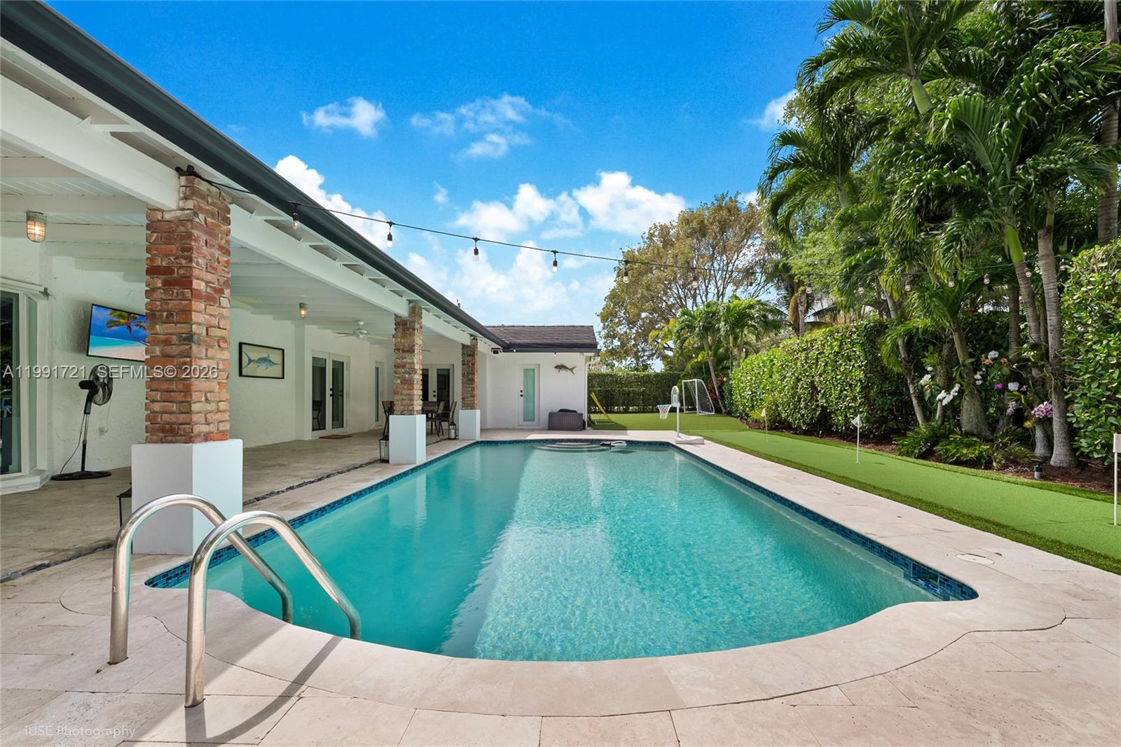 10330 SW 71st Ave Pinecrest, FL 33156