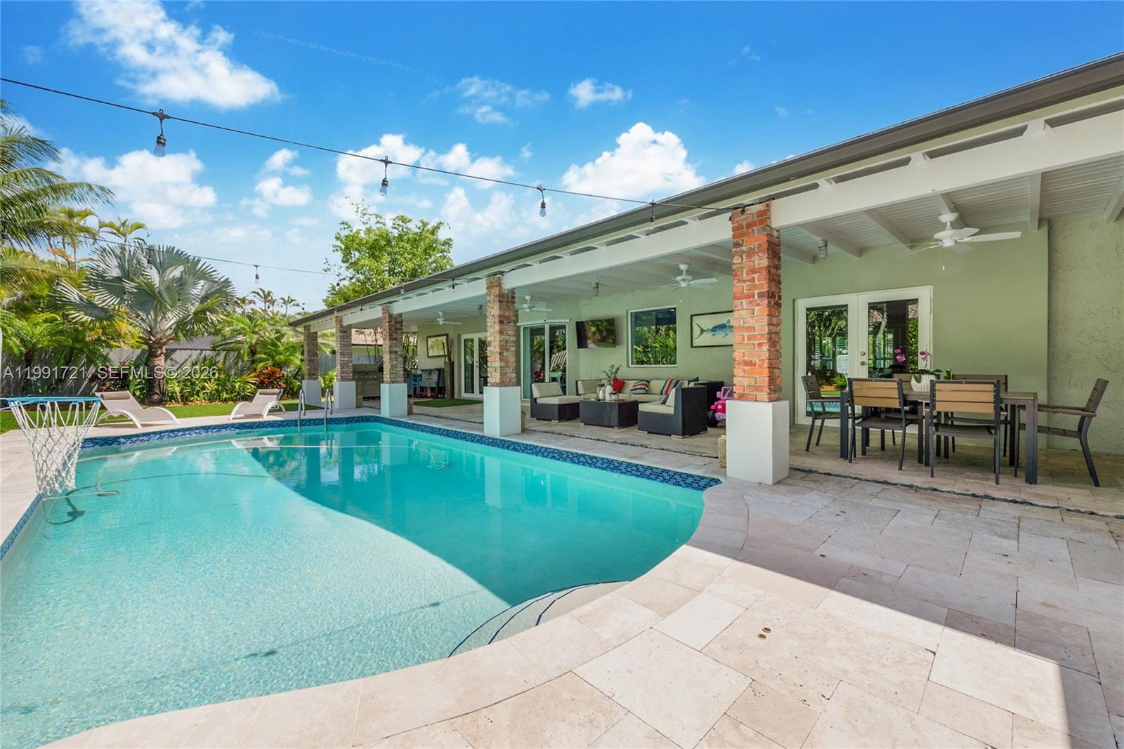 10330 SW 71st Ave Pinecrest, FL 33156