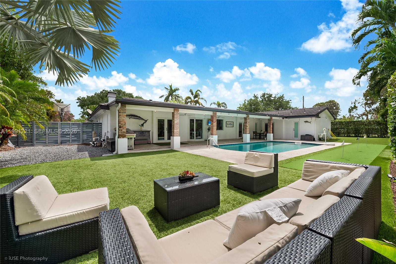 10330 SW 71st Ave Pinecrest, FL 33156