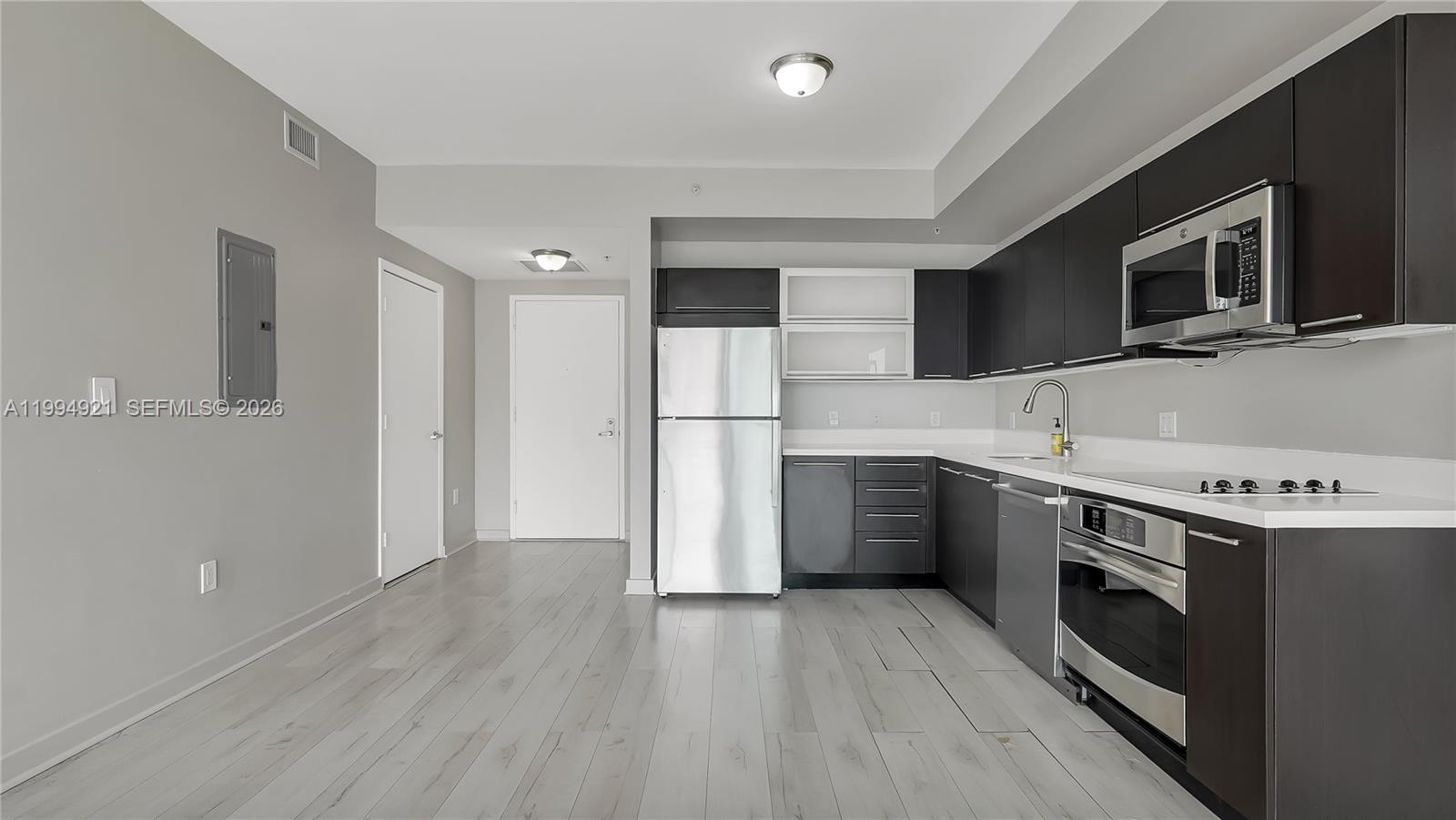 90 SW 3rd St #3003 Miami, FL 33130