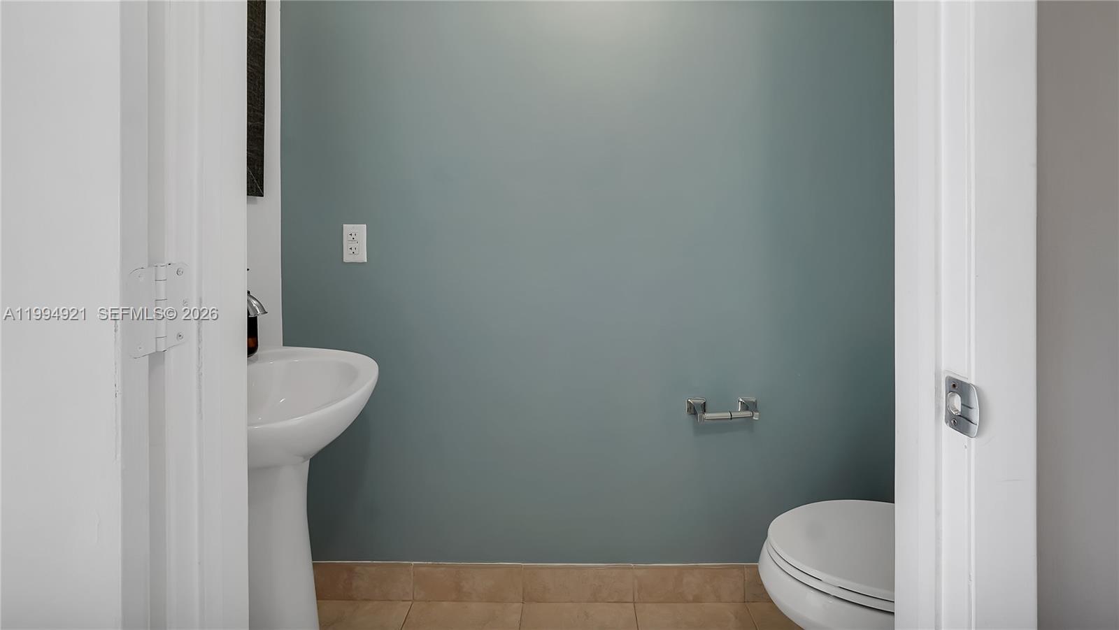 90 SW 3rd St #3003 Miami, FL 33130