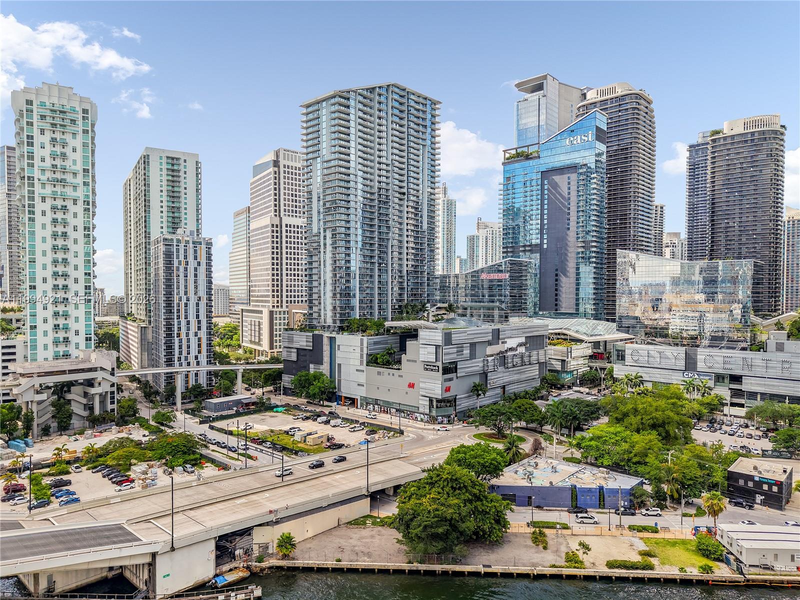 90 SW 3rd St #3003 Miami, FL 33130