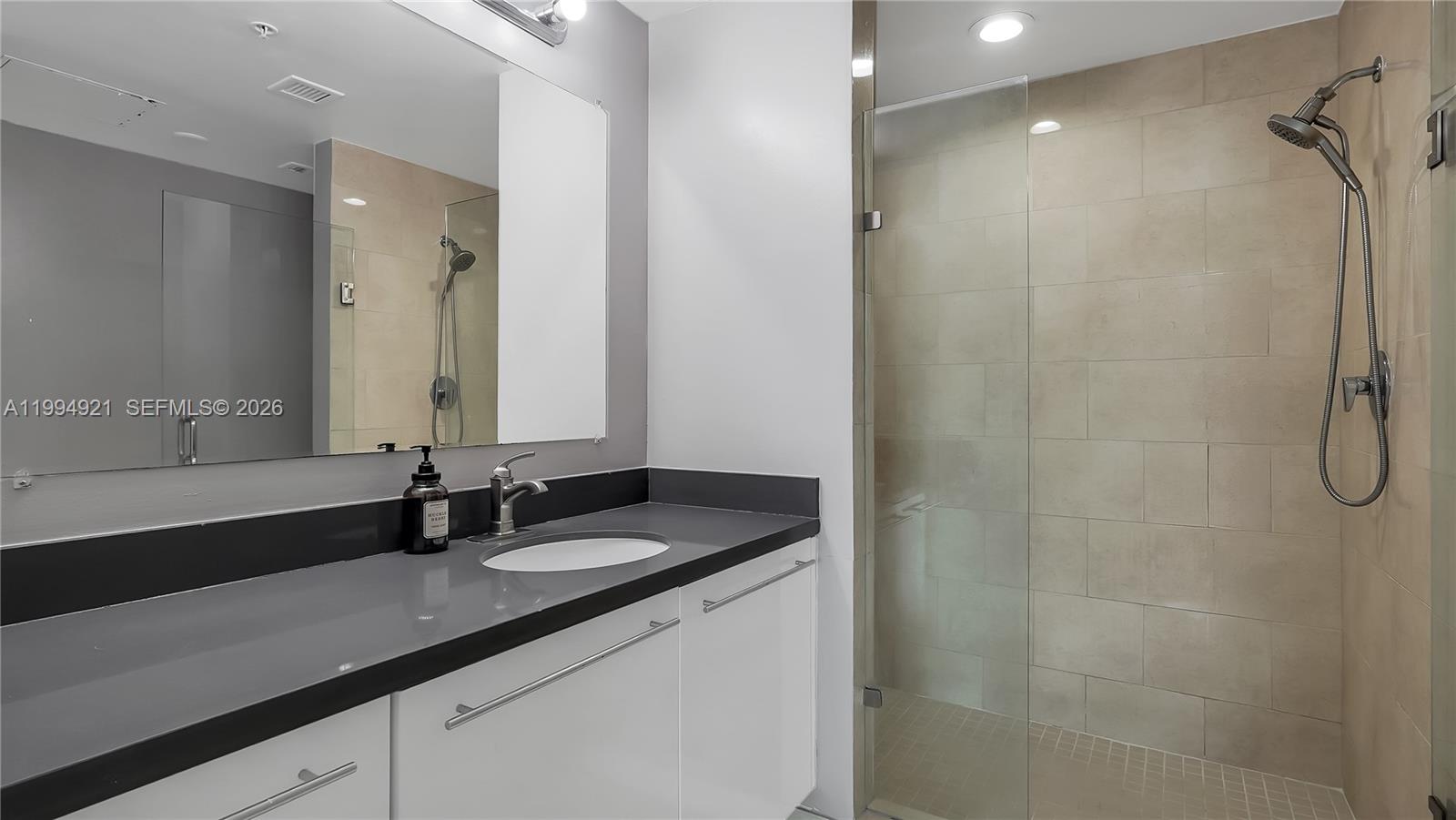 90 SW 3rd St #3003 Miami, FL 33130