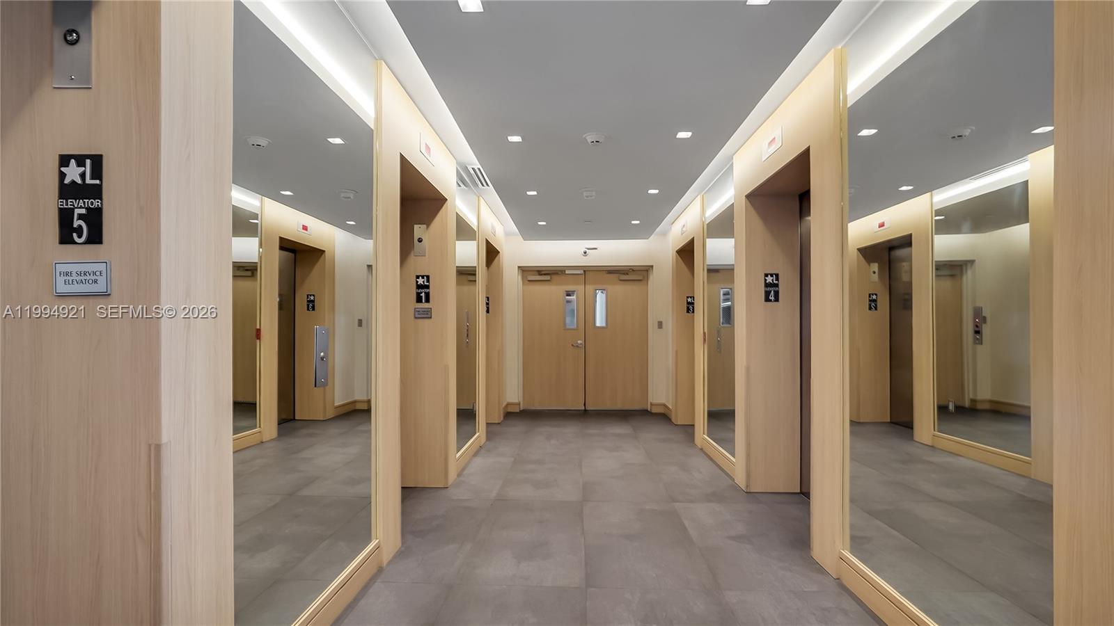 90 SW 3rd St #3003 Miami, FL 33130