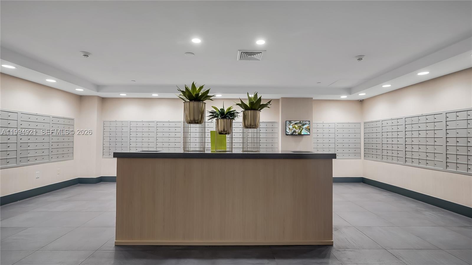 90 SW 3rd St #3003 Miami, FL 33130