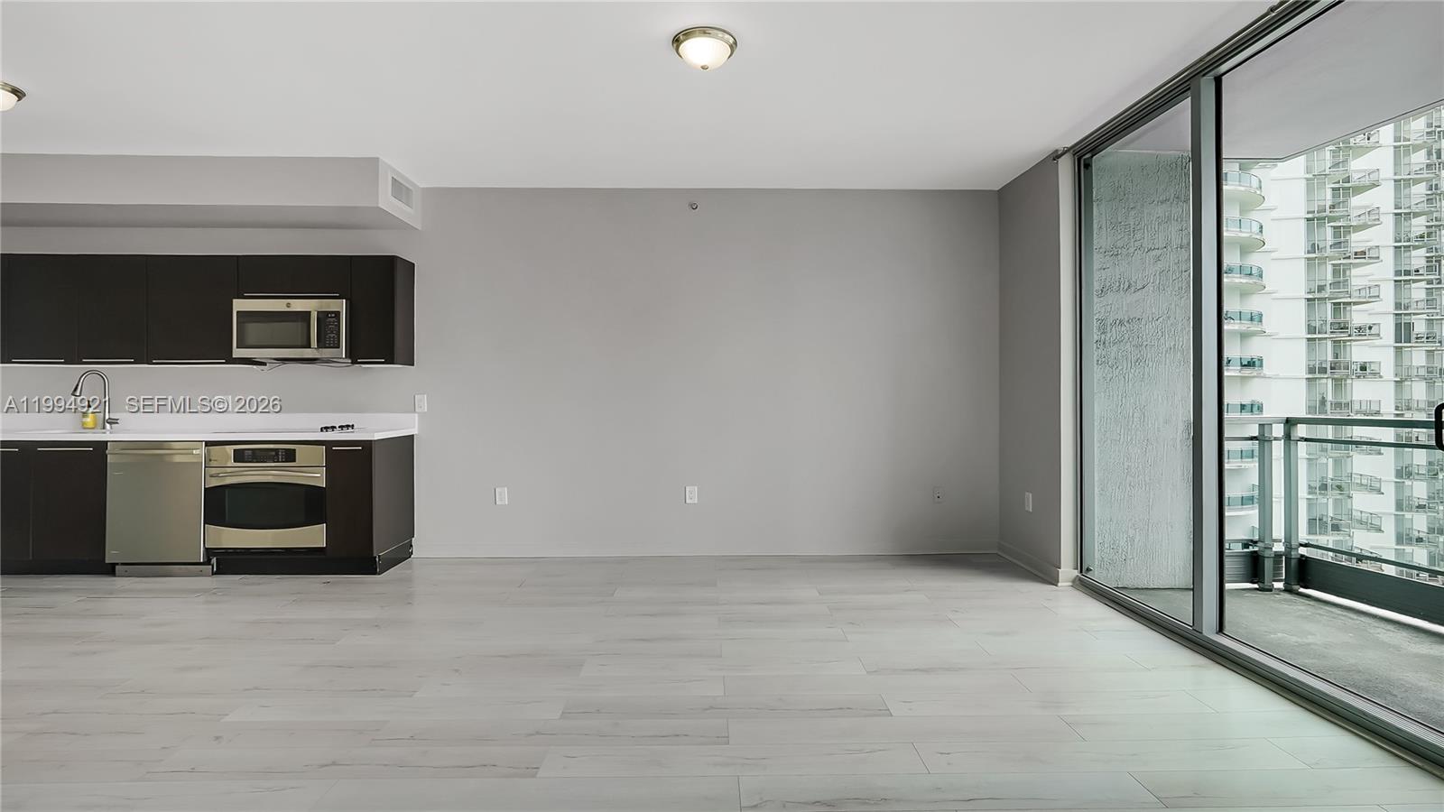 90 SW 3rd St #3003 Miami, FL 33130