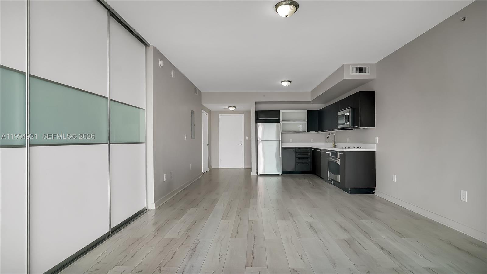 90 SW 3rd St #3003 Miami, FL 33130