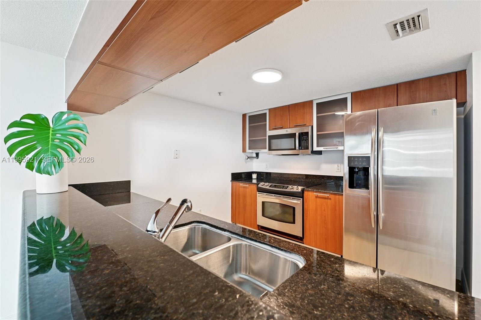 1800 N Bayshore Dr #2811