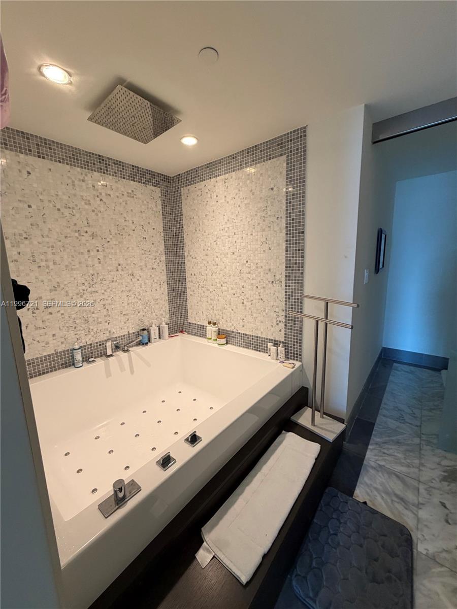 image Epic Residences3
