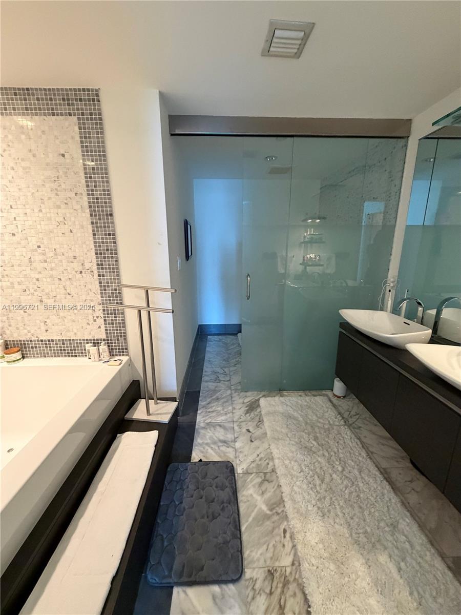 image Epic Residences4