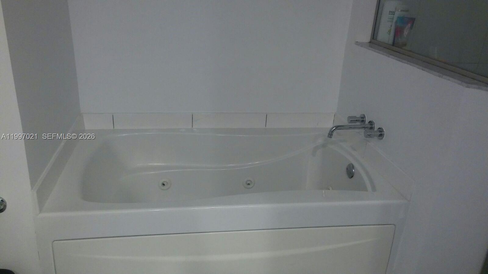 image 500 Brickell West10