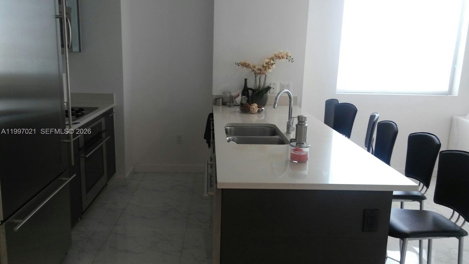 image 500 Brickell West12