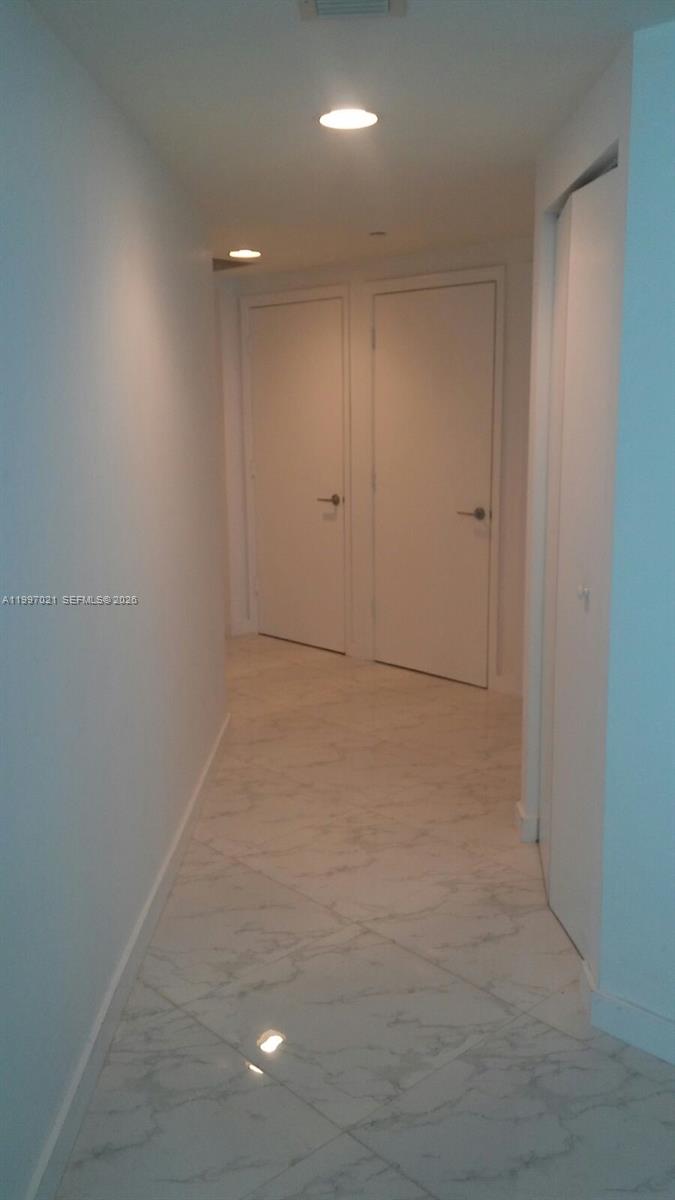 image 500 Brickell West16