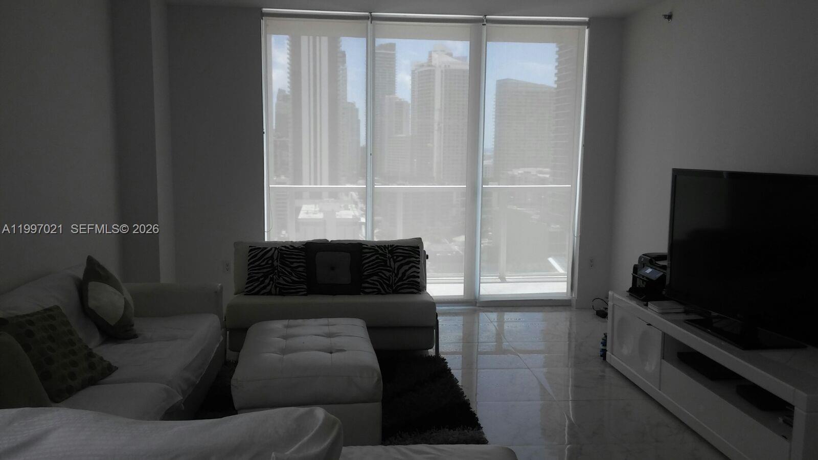 image 500 Brickell West17