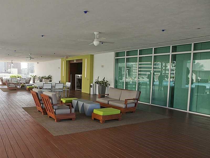 image 500 Brickell West24