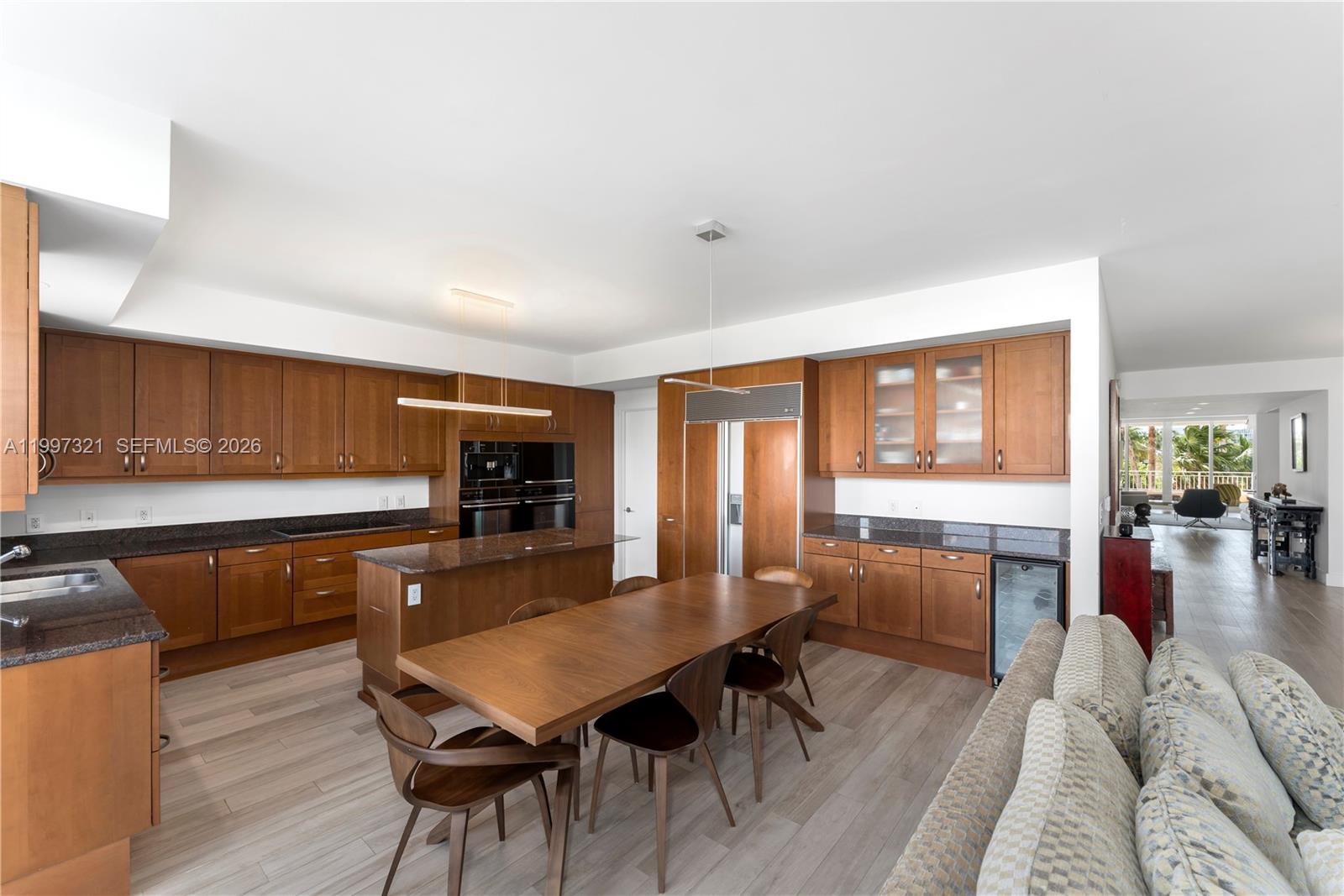 791 Crandon Blvd #405 Key Biscayne, FL 33149