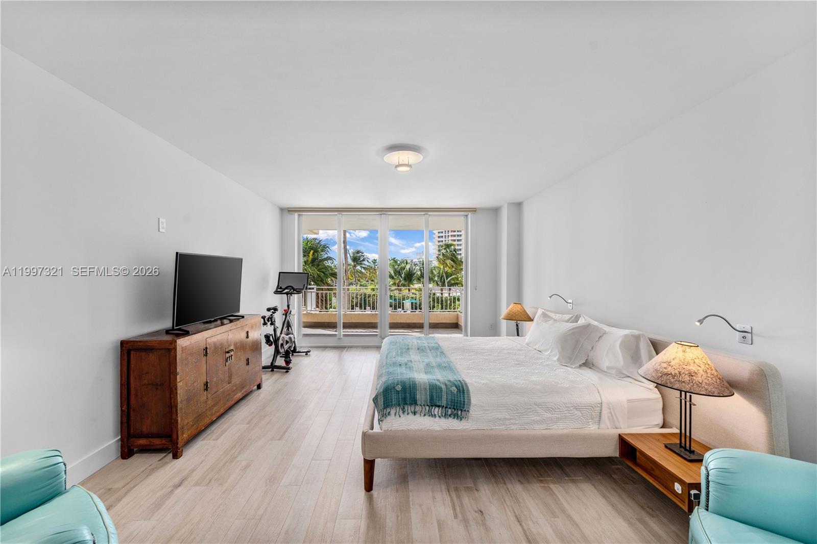 791 Crandon Blvd #405 Key Biscayne, FL 33149