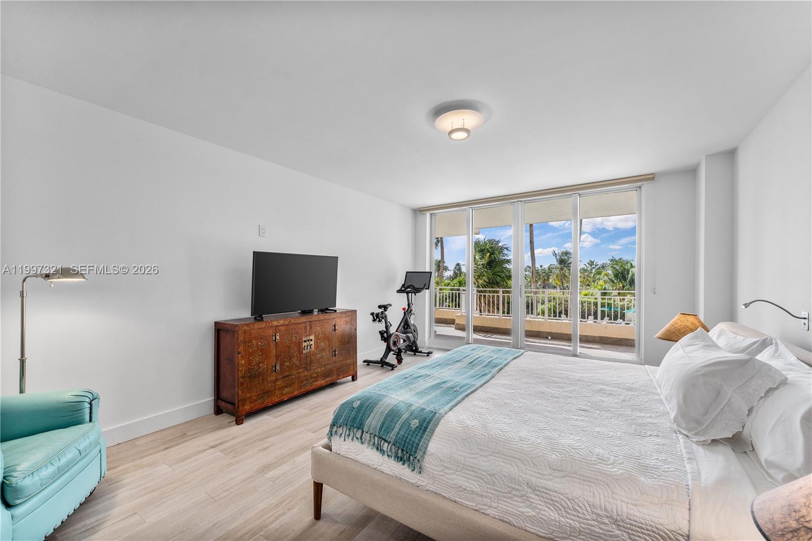 791 Crandon Blvd #405 Key Biscayne, FL 33149