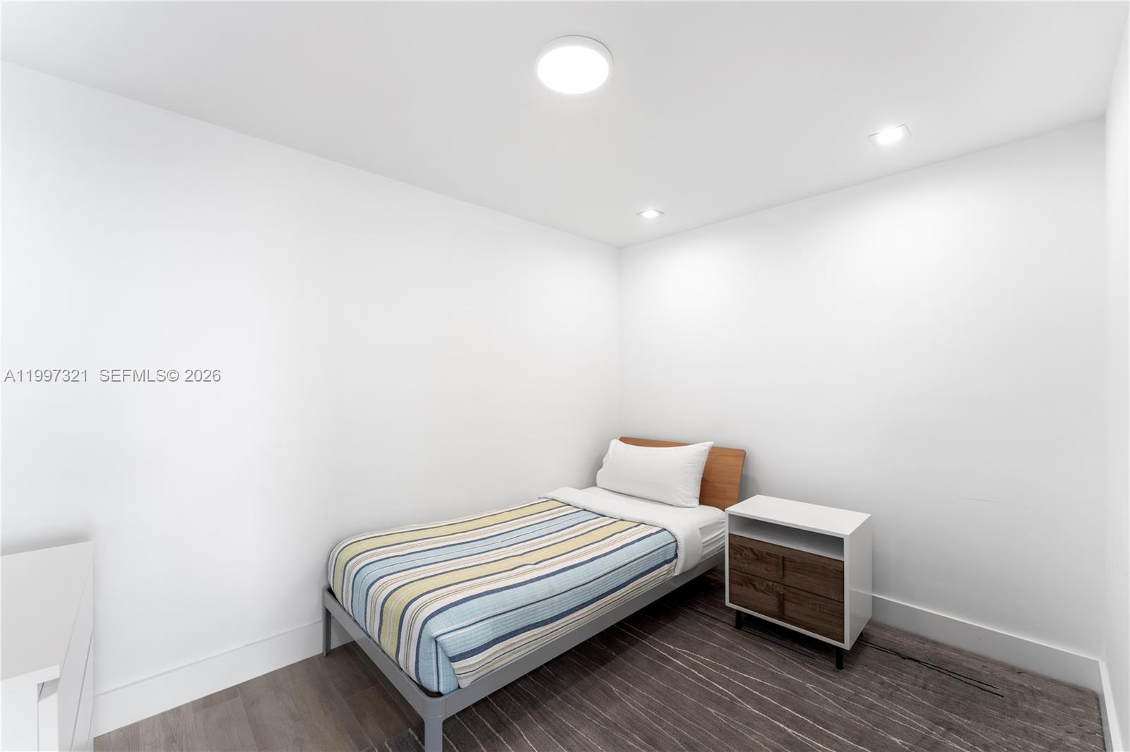 791 Crandon Blvd #405 Key Biscayne, FL 33149