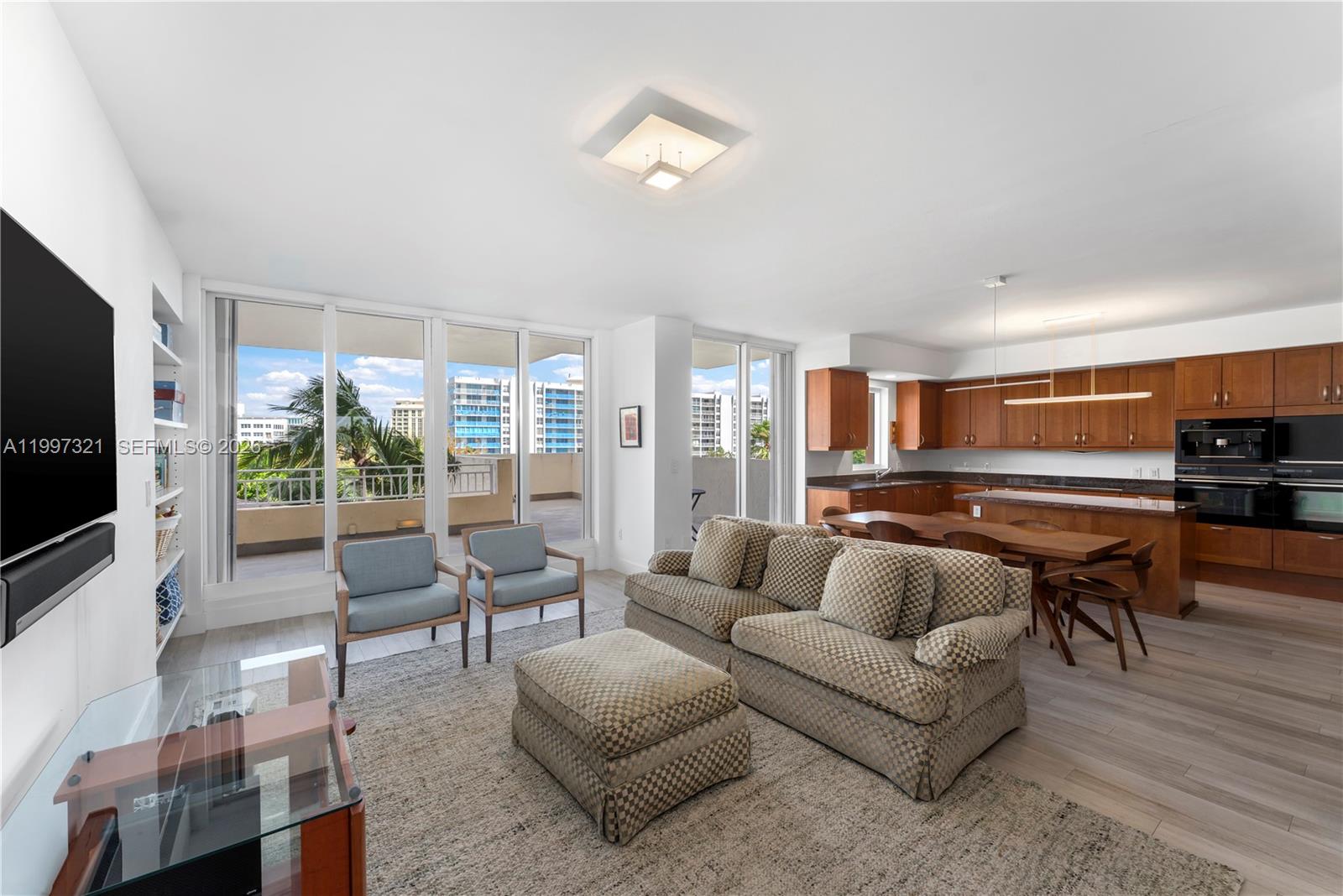 791 Crandon Blvd #405 Key Biscayne, FL 33149
