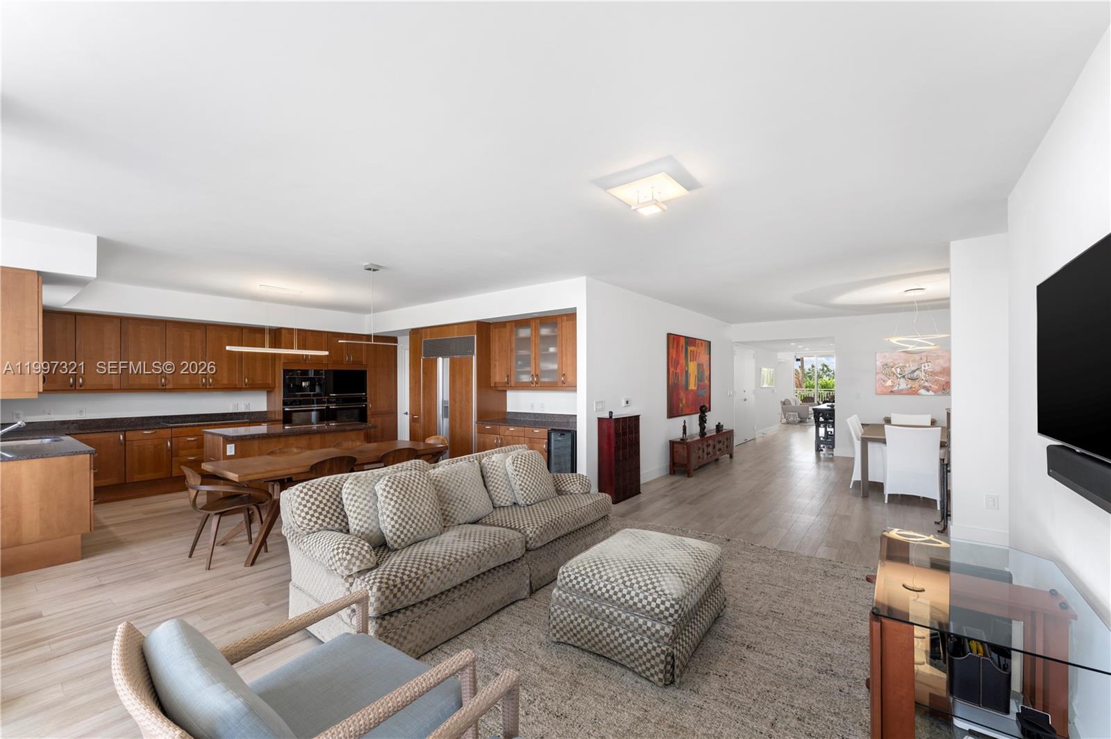 791 Crandon Blvd #405 Key Biscayne, FL 33149