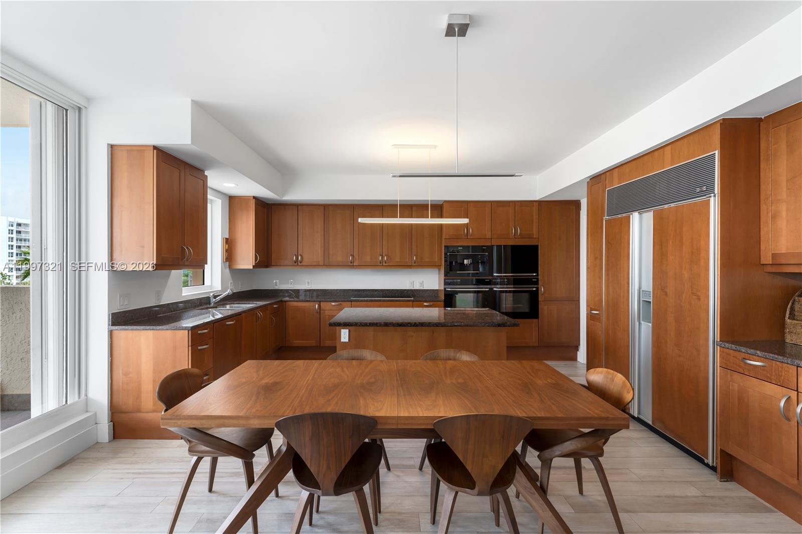 791 Crandon Blvd #405 Key Biscayne, FL 33149