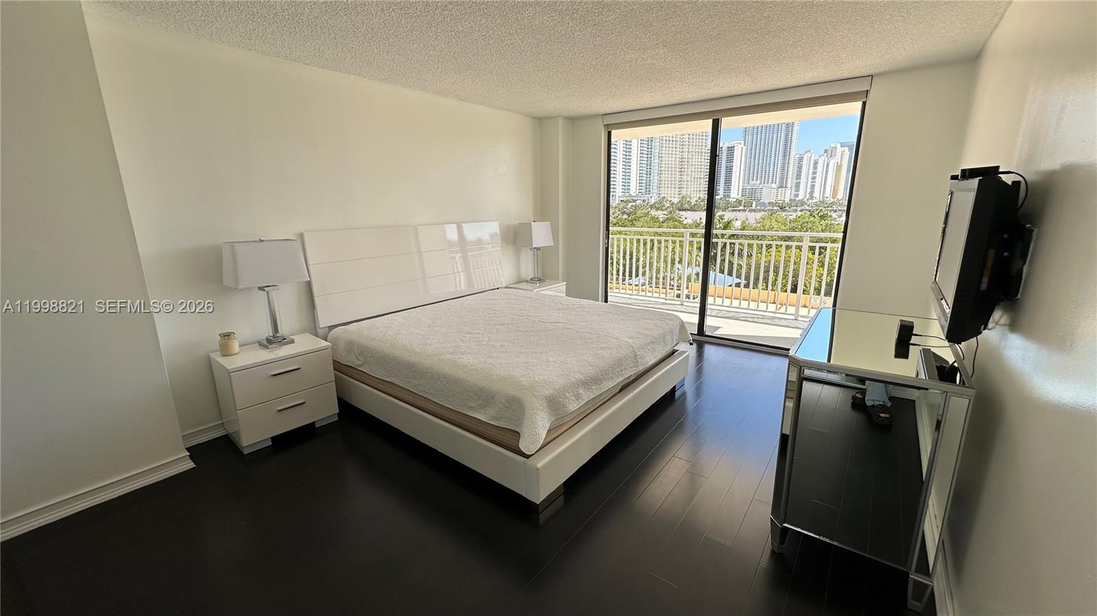 image Winston Towers 60030