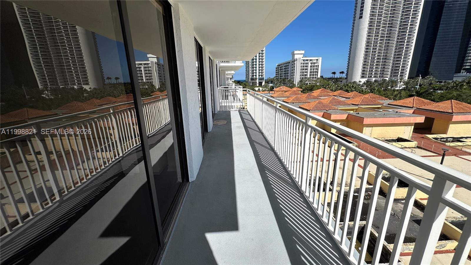 image Winston Towers 60038