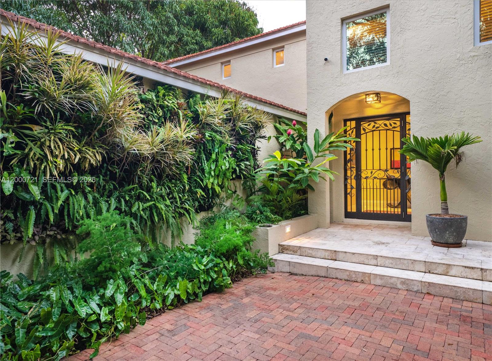 4867 SW 82nd St Miami, FL 33143