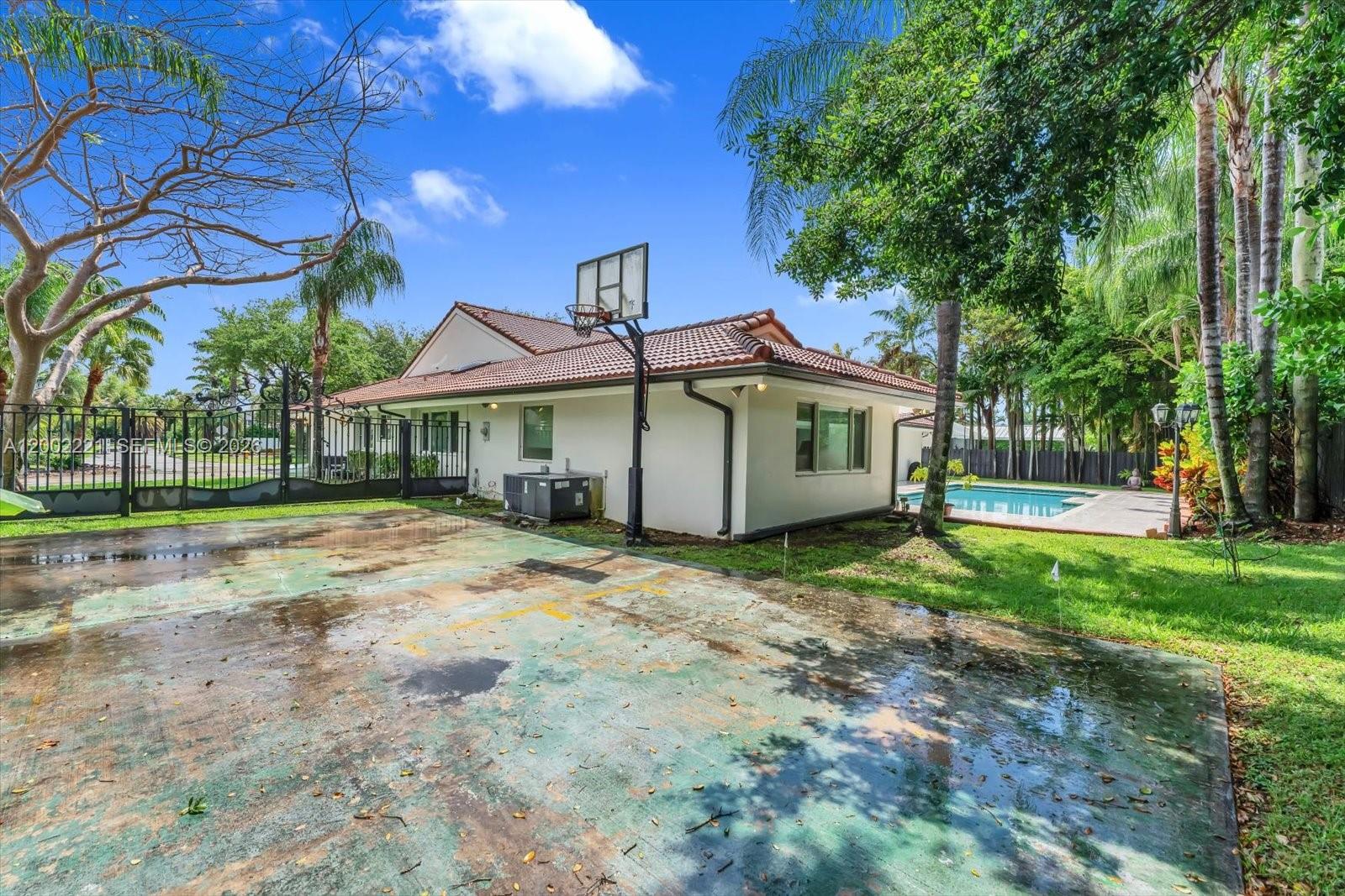 9941 SW 143rd St Miami, FL 33176