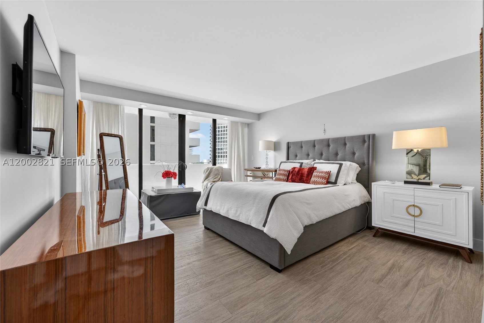 5757 Collins Ave #1104 Miami Beach, FL 33140