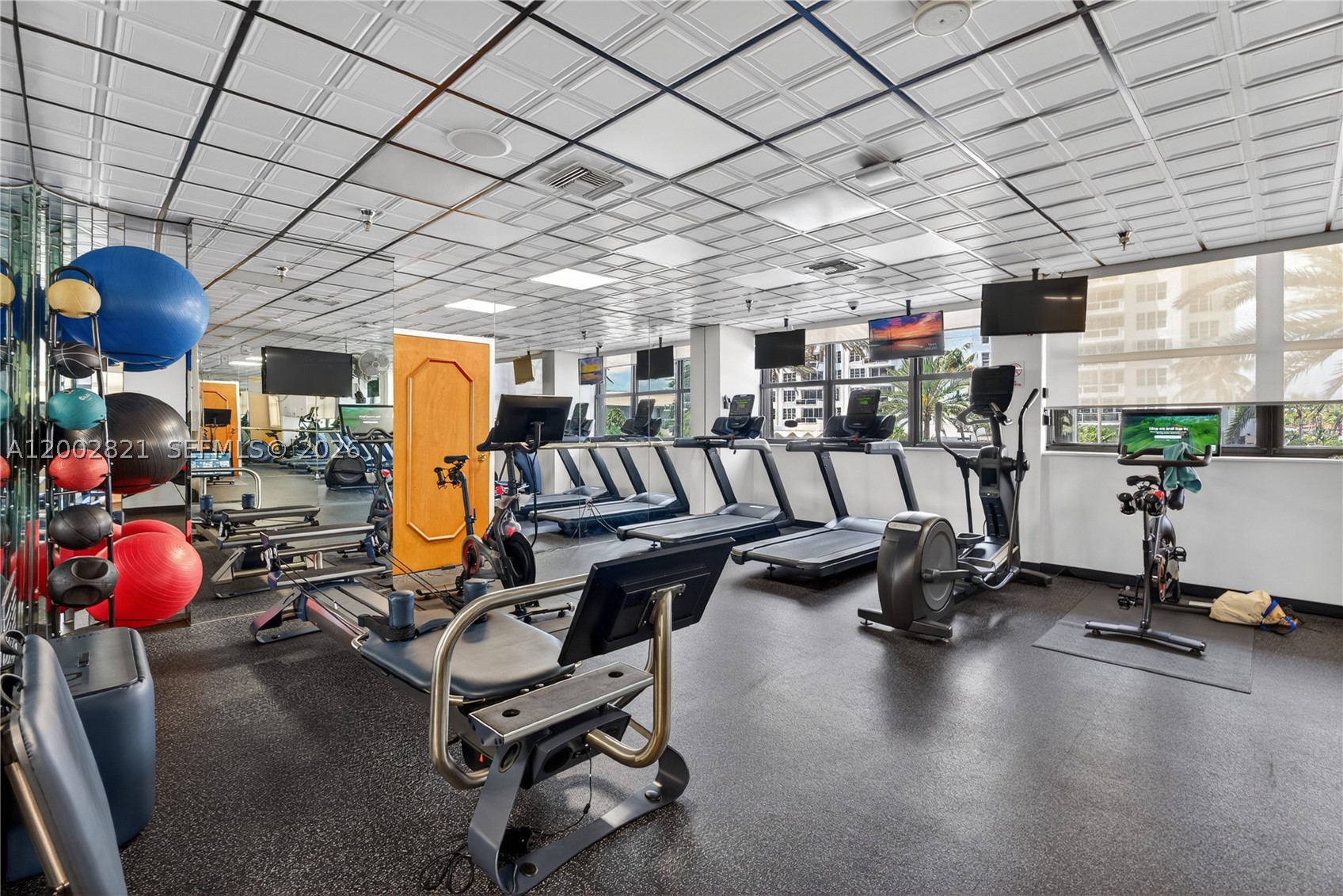5757 Collins Ave #1104 Miami Beach, FL 33140
