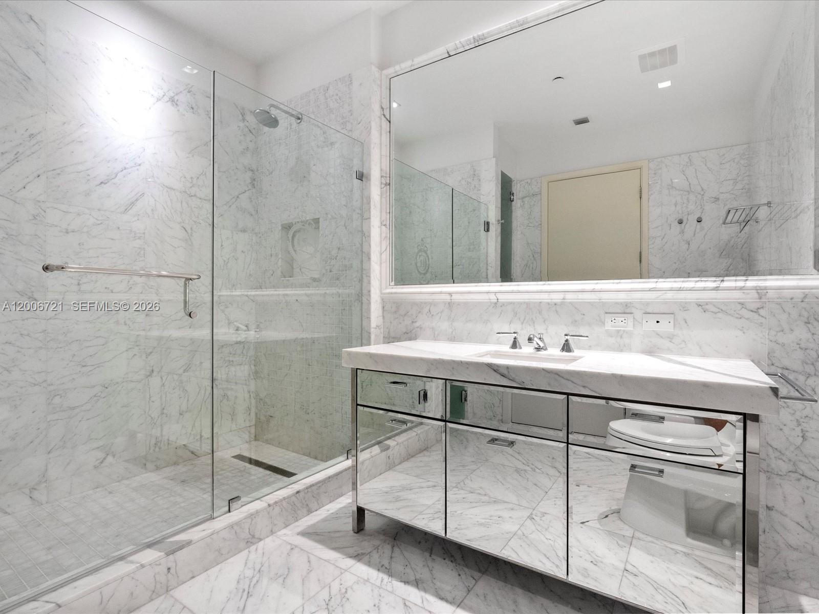 17475 Collins Ave #2302 Sunny Isles Beach, FL 33160